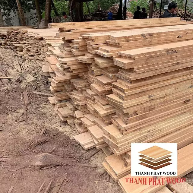 Best Price For Hardwood Rough Sawn Pine Planks/ Sawn Planks Wood Price from Vietnam Export to Korea market
