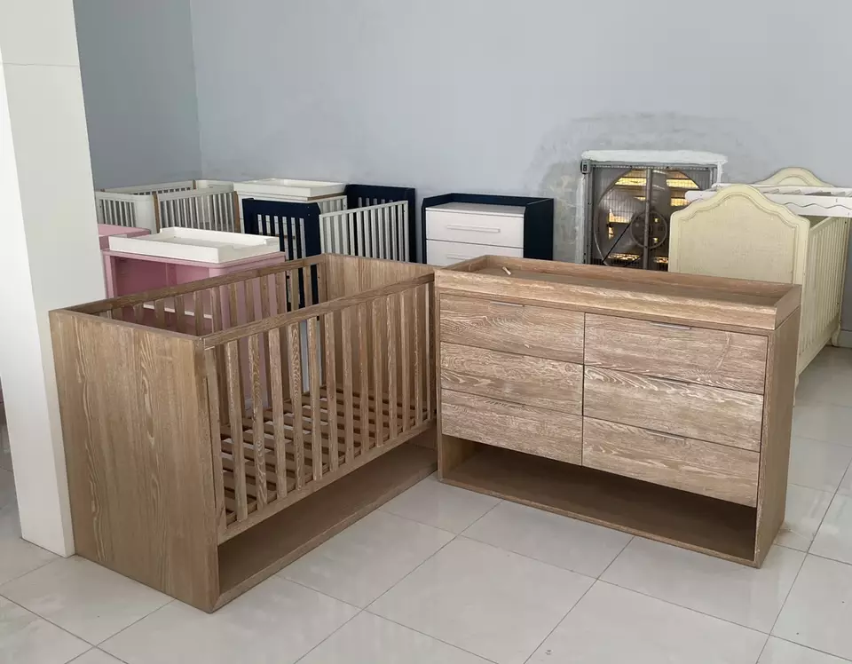White wooden baby cribs/baby cots/KD furniture