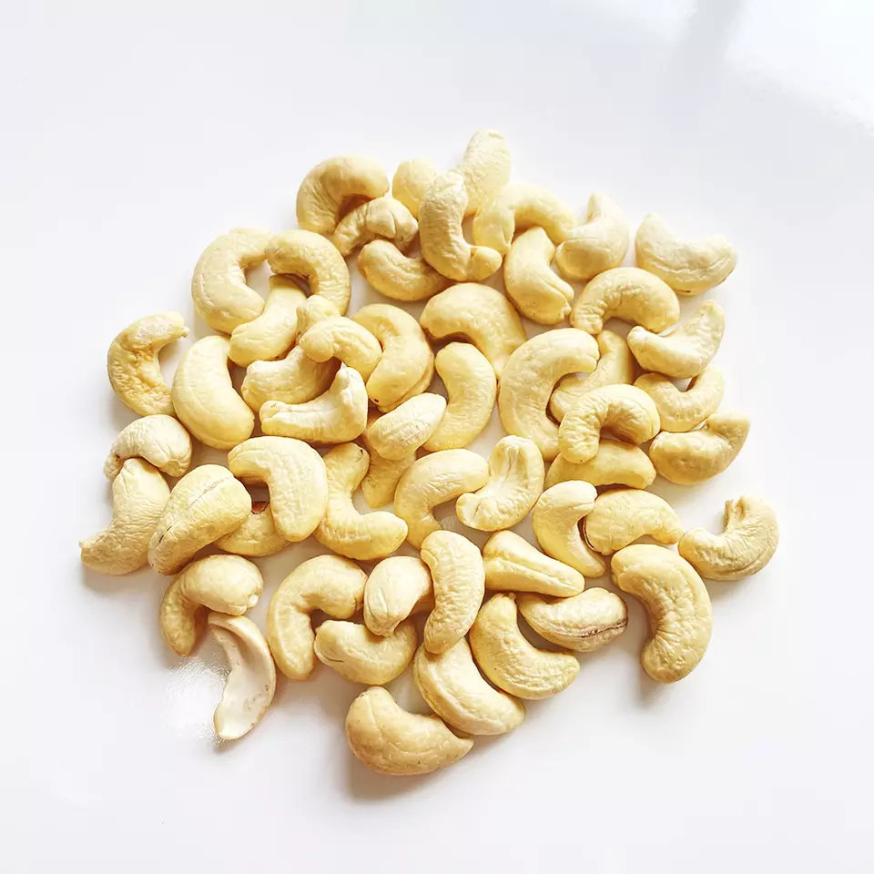 Online wholesale supplier cashew nut kernels w240 w320 w450 Roasted kaju w320 healthy snacks organic cashew nut kernels w240 w32
