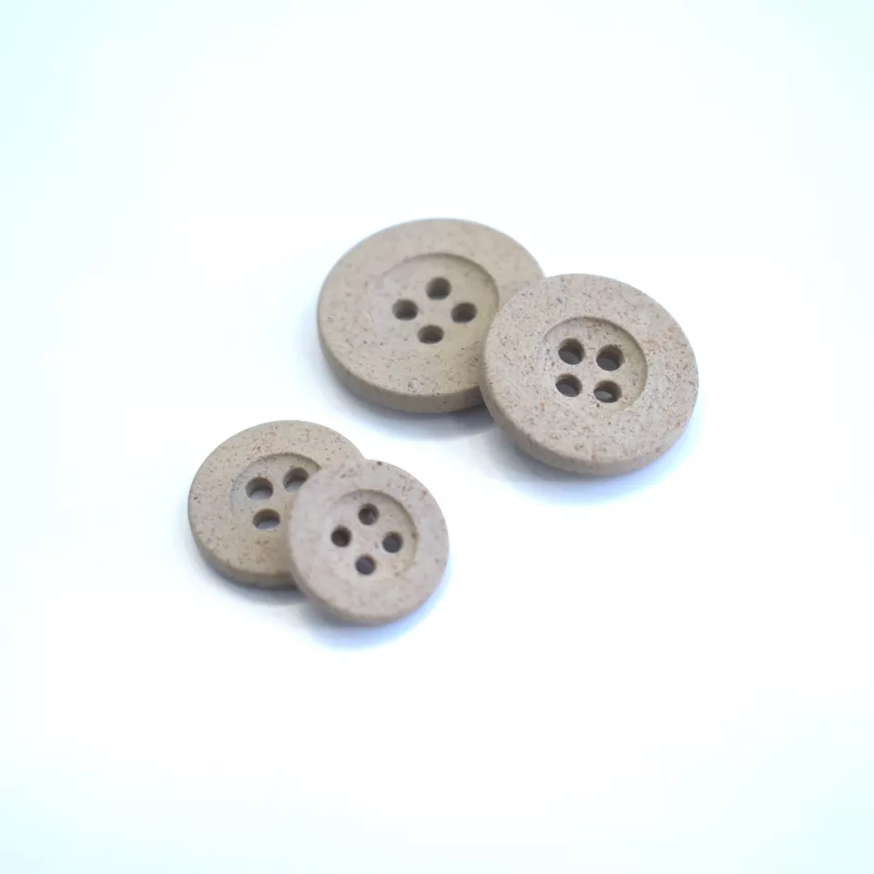 Sewing accessories Button round 4-Hole Rice Husk plastic fashionable high quality eco-friendly for packaging shirts garments