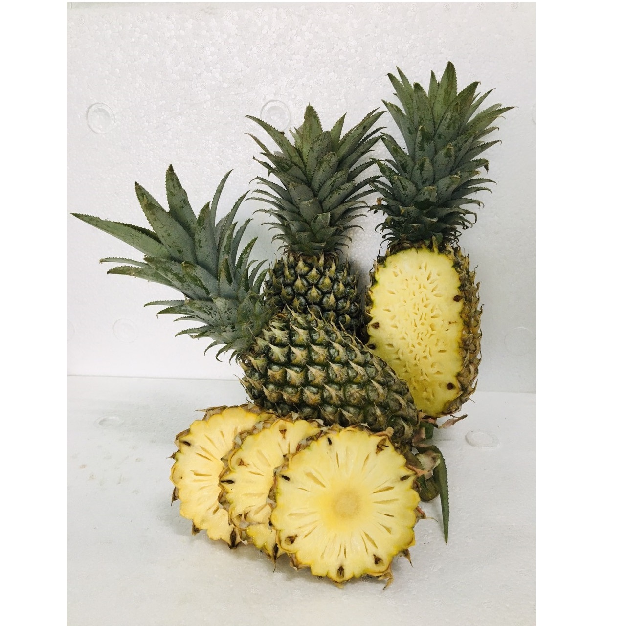 PREMIUM Tropical & Sub-tropical Organic Fresh Sweet Ananas/Pineapples Fruit With 30 Days Shelf Life Exported From Vietnam