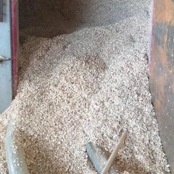 RUBBER WOOD SHAVINGS, SMOOTHY, SOFT, SAFETY FOR POULTRY, HORSE BEDDING WHATSAPP: +84 911406611