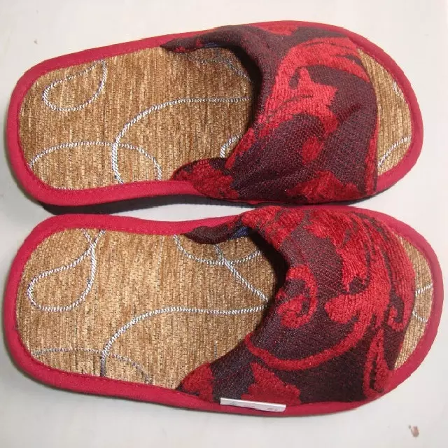 Cinnamon slippers