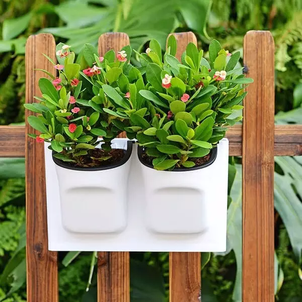 Cheap hot-selling unique vertical garden hanging plastic double plant flower pots for home decoration, green space