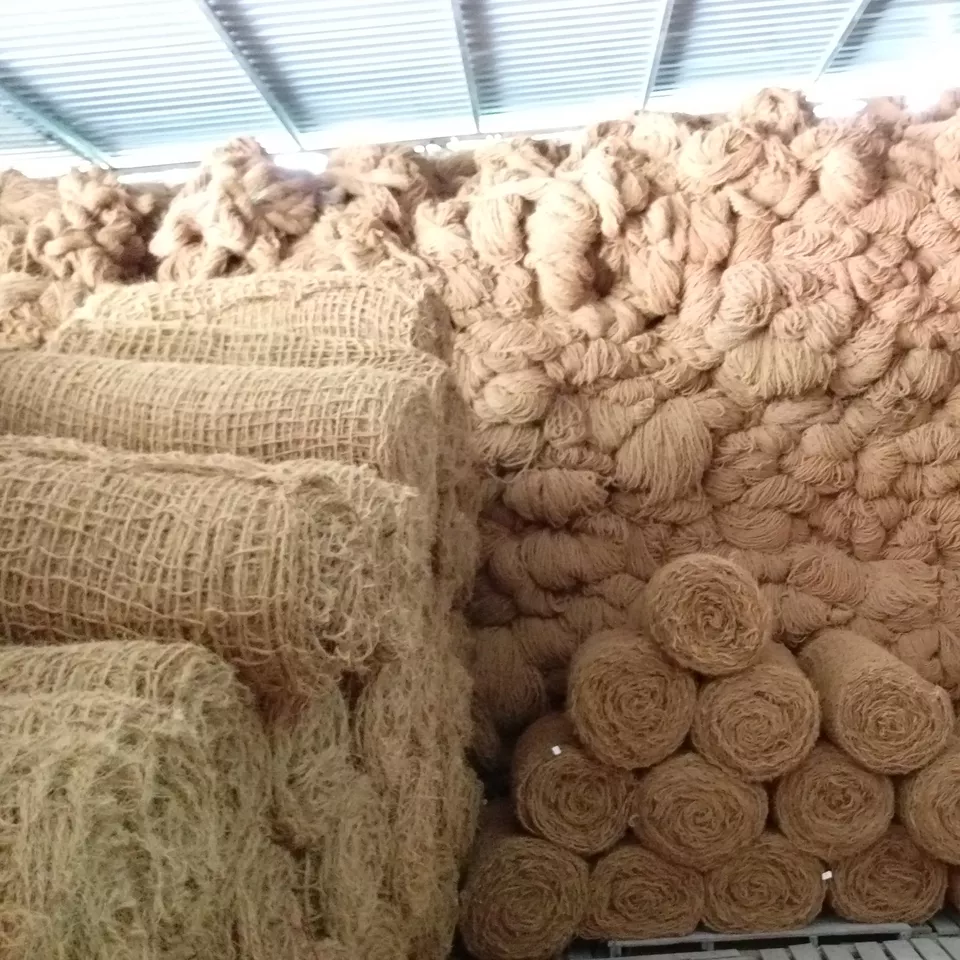 Direct from factory Coconut coir net from Vietnam coco fiber coir net for erosion prevent with factory price 100% natural