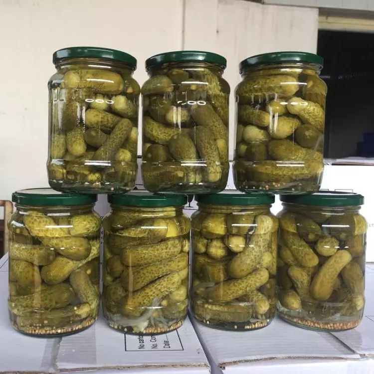 Pickled cucumber 6-9 cm with citric acid in glass jar 720ml