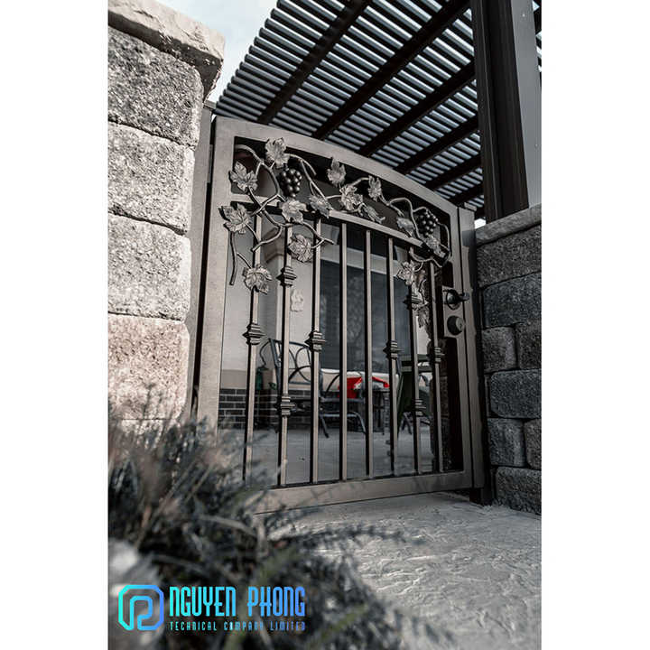 Manufacturing Factory OEM Custom Wrought Iron Main Gates Door Modern Design For Small House