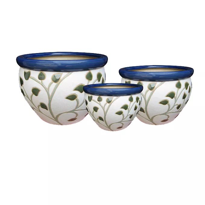 Carved ceramic pot with new designs