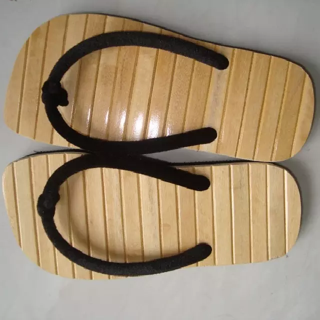 Cinnamon indoor slipper