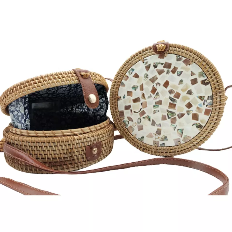 Beautiful hand made round rattan bag/ Natural straw woman shoulder handbag Vietnam