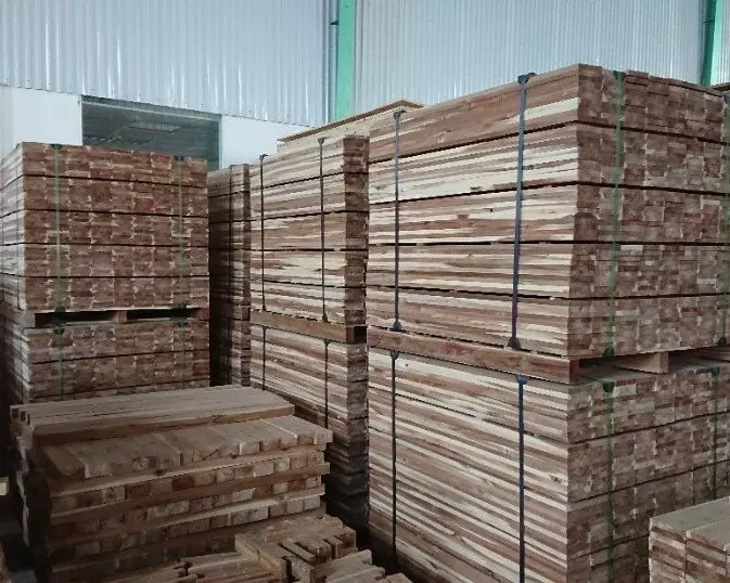 Finger Jointed Boards of Multi-Hardwood for making Furniture from VIet Nam